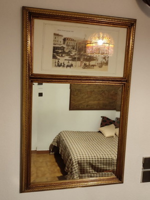 Mirror with Omonia design used with frame