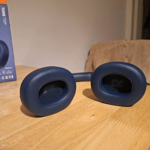 JBL Tune 770NC wireless headphones like new, blue