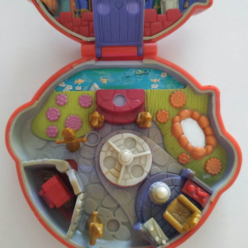 Polly Pocket Disney Mickey & Minnie Mouse playset used