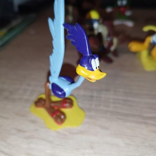 Looney Tunes figures used, medium collection of 18 pieces