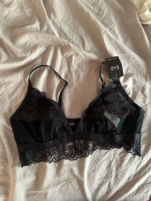 Hunkemoller дантелен сутиен нов, размер Large/Medium, черен