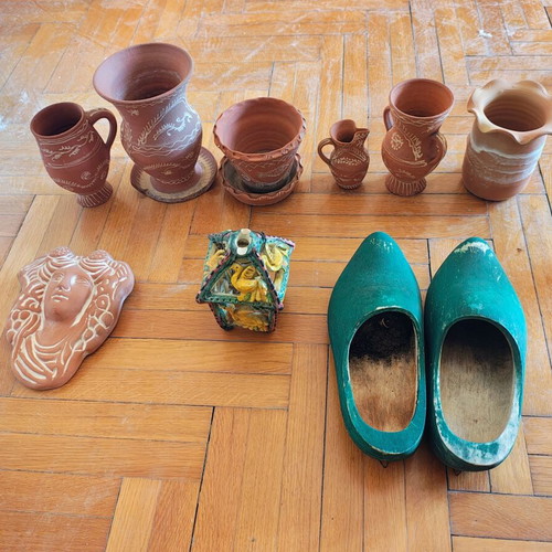 Various decorative items used, set