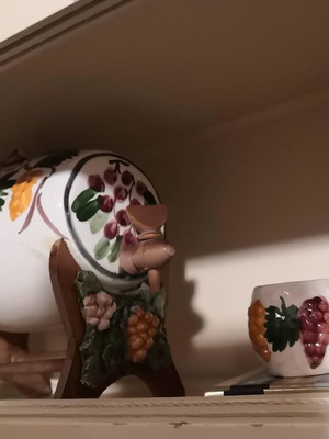 Ceramic Wine Barrel with Tap on Wooden Stand and 6 Cups like new