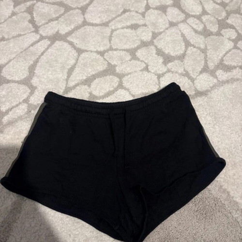Pink Woman black shorts like new, size S