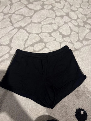 Pink Woman black shorts like new, size S