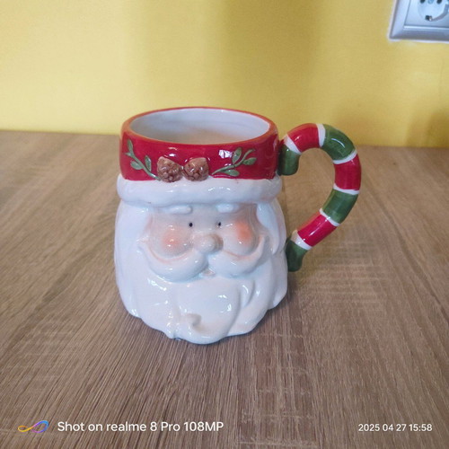 Santa Claus mug like new