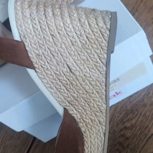 Nak leather platform sandals like new, camel color, size 37