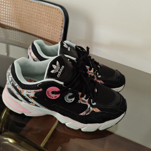 Adidas Astir Floral Multicolor Women's Sneakers like new