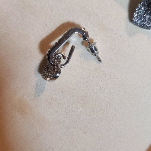 Stainless steel heart earrings with diamonds new