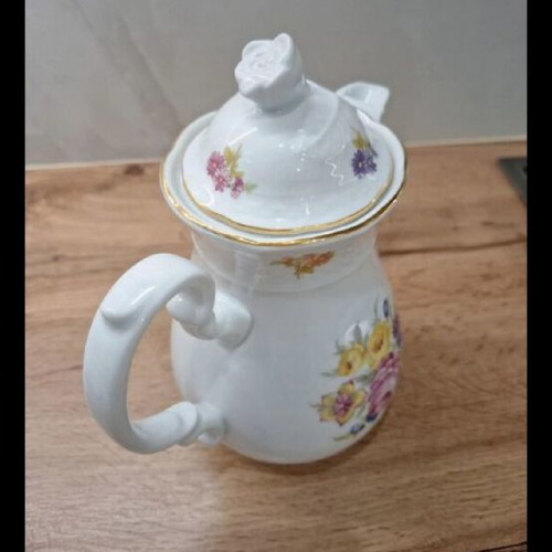 Thun 1794 Karlovarsky porcelain teapot like new