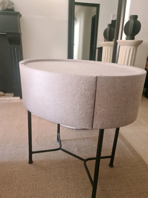 Side tables minimal style like new, set of 2, large