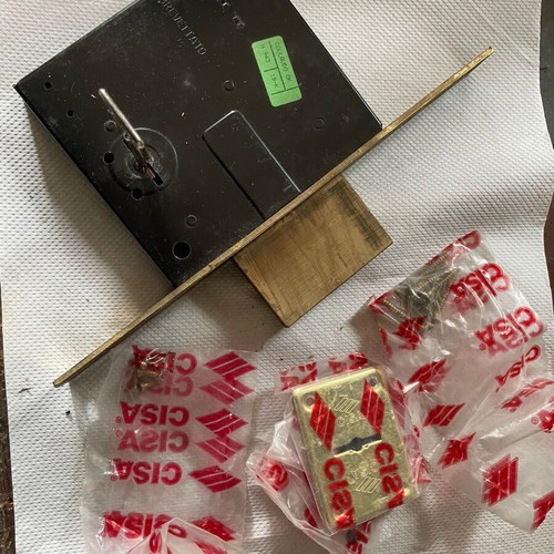 Cisa 570-50-0-28 lock used with 1 key
