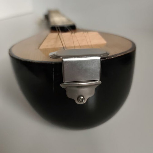 Tzouras small used with new strings and minor wear