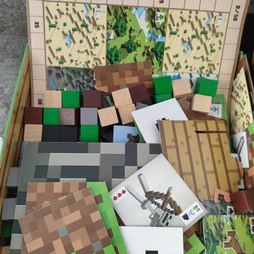 Minecraft Ravensburger board game like new