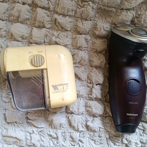 Vintage Braun Philips Figaro and WFE Fusselboy shavers used, pack of 4