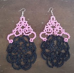 Χειροποίητα σκουλαρίκια needle tatting μαύρο και ροζ κατόπιν παραγγελίας