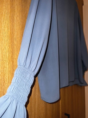 Hanny Deep blouse like new, slim fit, blue turquoise XL