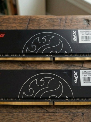 ADATA XPG DDR4 32GB (2x16GB) 3200MHz μεταχειρισμένη RAM για desktop