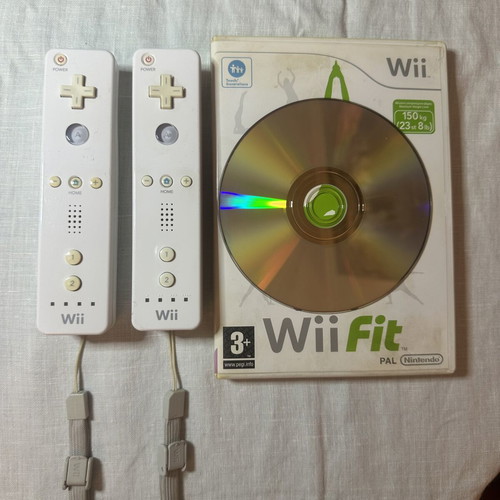 Nintendo Wii bundle with Balance Board, 2 remotes, 2 nunchuks & Wii Fit game like new