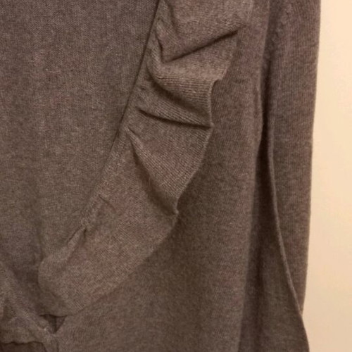 Blouse like new with ruffles on neckline, gray, size L