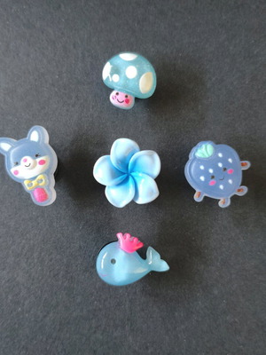 Crocs charms set like new, multicolored and turquoise