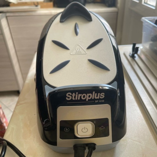 Stiroplus sp1016 steam iron like new with boiler