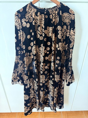 Nidodileda dress like new, black and gold, size S/M