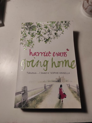 Going Home book by Harriet Evans like new, English