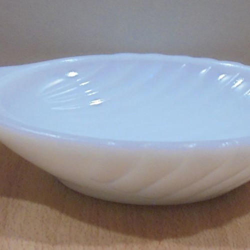 Cinzano Vermouth old promotional opaline bowl used shell-shaped