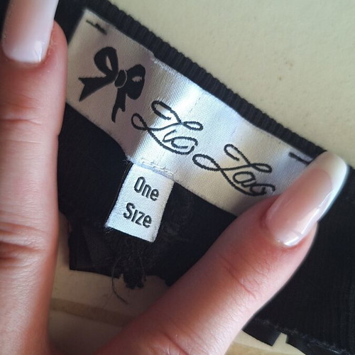 Zic Zac Black Top with Heart Back Opening like new