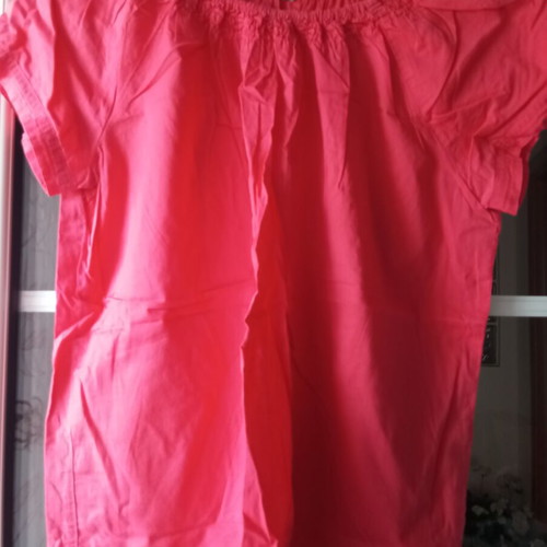Blouse like new, fits S/M, transparent
