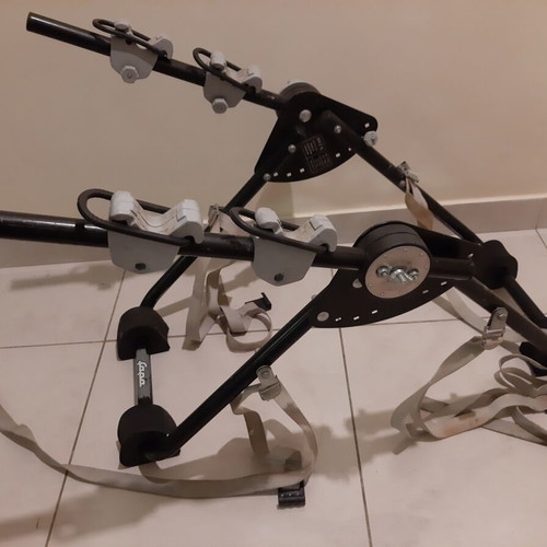 Bike rack for 2 bicycles used, regulator broken, straps need replacement