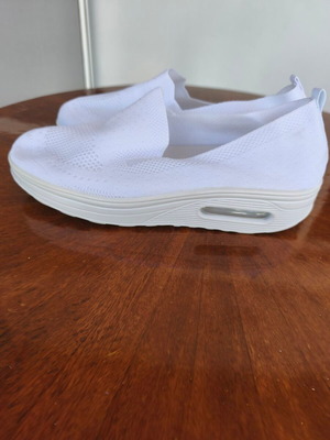 Orthopedic shoes with air cushion Slip On white, size 44, new