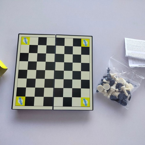 Magnetic Nestle Nesquik 2 in 1 chess and checkers game used