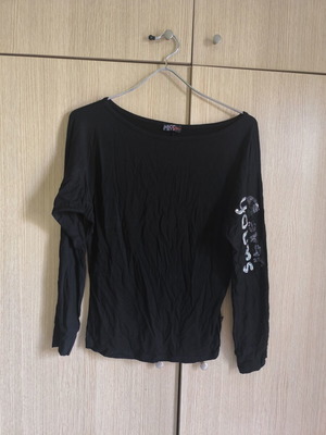Long-sleeve blouse with batwing sleeves and rhinestones, like new, size M-XL