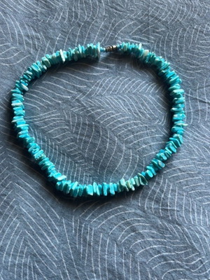 Blue stone necklace like new