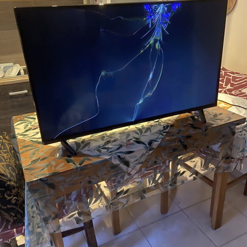 Samsung 49 Curved TV and Turbox 40 TV used, broken panels