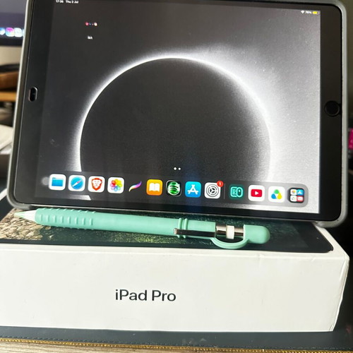 Apple iPad Pro 10.5” (2017) 64GB like new with Apple Pencil and Logitech Combo Touch keyboard