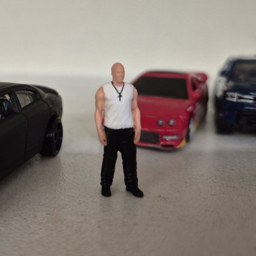 Dominic Toretto 1/64 Scale Figure new