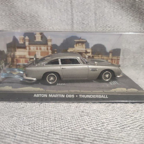 Aston Martin Thunderball 1:43 metal miniature new, James Bond Car Collection