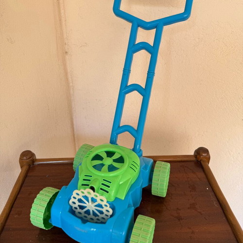 Bubble Machine Toy like new, lawn mower design