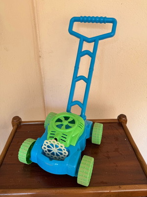 Bubble Machine Toy like new, lawn mower design