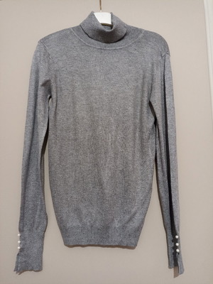 Turtleneck sweater grey new with pearls on sleeves M/L