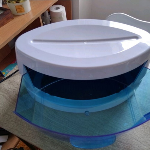 UV Sterilizer for Puffer Files and Combs like new