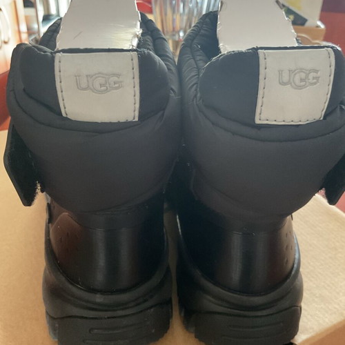 Ugg ankle boots size 39 black like new