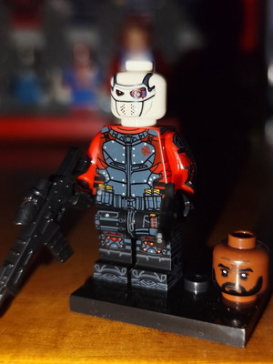Deadshot φιγούρα σαν καινούργια με εξαρτήματα