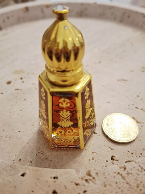 Decorative Hexagonal Glass Bottle for Attar Like New