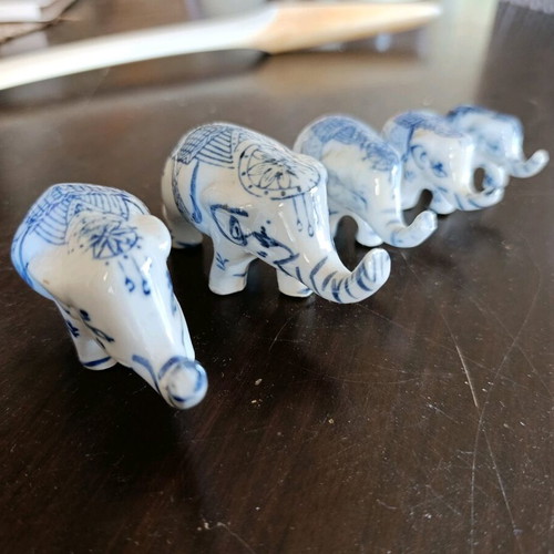 Porcelain elephant set of 5 like new