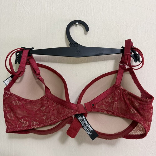 Wonderbra Burgundy Lace Bra 70D new with tag