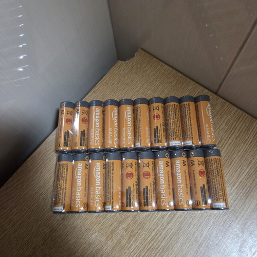 Amazon Basics alkaline batteries AA 1.5V pack of 20 new